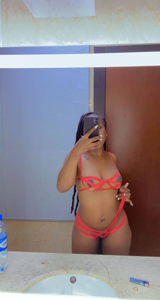 Ebony muna available to meet and have some fun time this weekend text me now on signal: Munarose.25 Telegram: Ebonymuna147 - Image 2